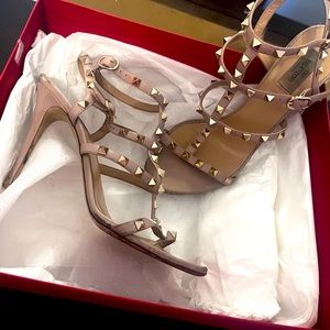 Valentino Garavani Rockstud Caged Leather HighHeel Sandals in Poudre , 39EU 8US
